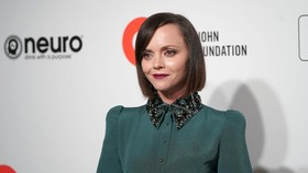 Christina Ricci Puji Aktris Utama Serial Wednesday