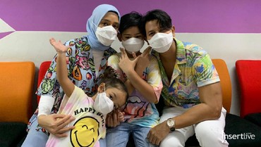 img-title Sering Dibilang Mirip dengan Anak Sambung, Ini Reaksi Sonny Septian