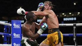 Kronologi Mayweather Gagal KO Logan Paul