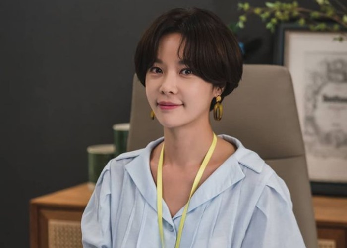 Kalau bicara tentang tokoh wanita dengan karakter konyol dan unik dalam drama, pasti langsung terlintas nama Hwang Jung Eum. Wanita yang identik dengan sifat anti jaim ini, dulunya tergabung dalam girl group SUGAR / foto: instagram.com/jungeum84