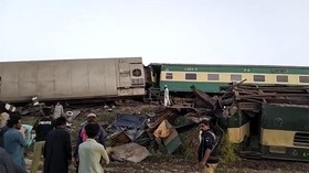 Kecelakaan Kereta di Pakistan: 10 Gerbong Terbalik, 30 Orang Tewas
