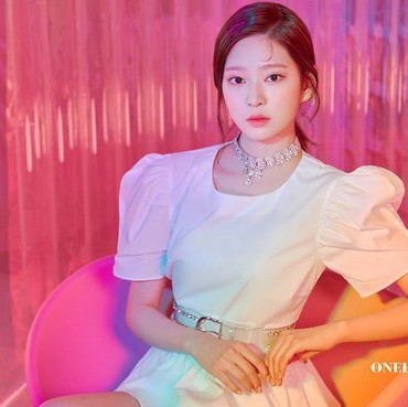 Kim Min Ju Eks IZ*ONE Resmi 'Satu Atap' dengan Gong Yoo & Choi Woo Shik