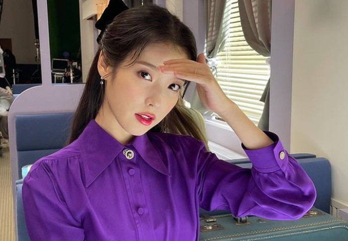 Membintangi sejumlah judul drama populer, akting IU kadang sampai membuat penonton lupa kalau dirinya merupakan seorang penyanyi. Bahkan sampai sekarang, IU masih aktif berkarier di kedua bidang tersebut / foto: instagram.com/dlwlrma