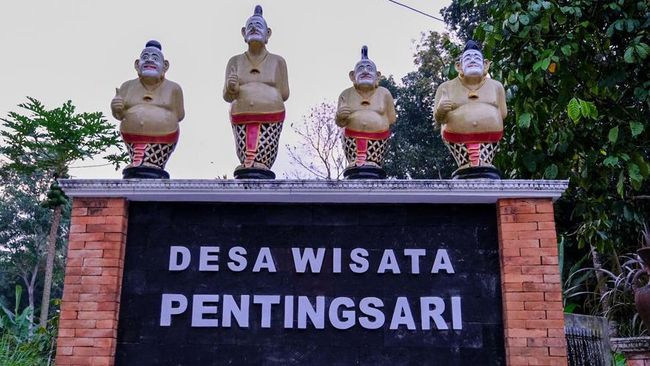 Di kaki Gunung Merapi terdapat sebuah desa yang kaya akan potensi wisata, yakni Desa Pentingsari.