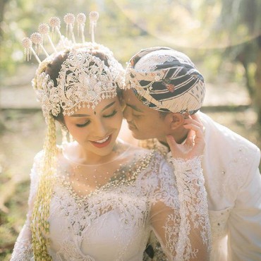 Momen Pernikahan Alfath Fathier & Nadia Christina yang Banjir Cibiran