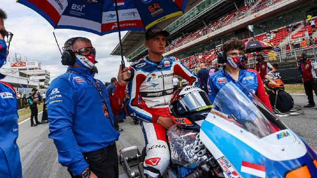 Pembalap Pertamina Bendsneyder Dianggap Kelebihan Bobot Pembalap Pertamina Mandalika SAG Racing Team, Bo Bendsneyder, diminta mengurangi berat badan usai finis keenam di Moto2 Catalunya 2021, Minggu (6/6).