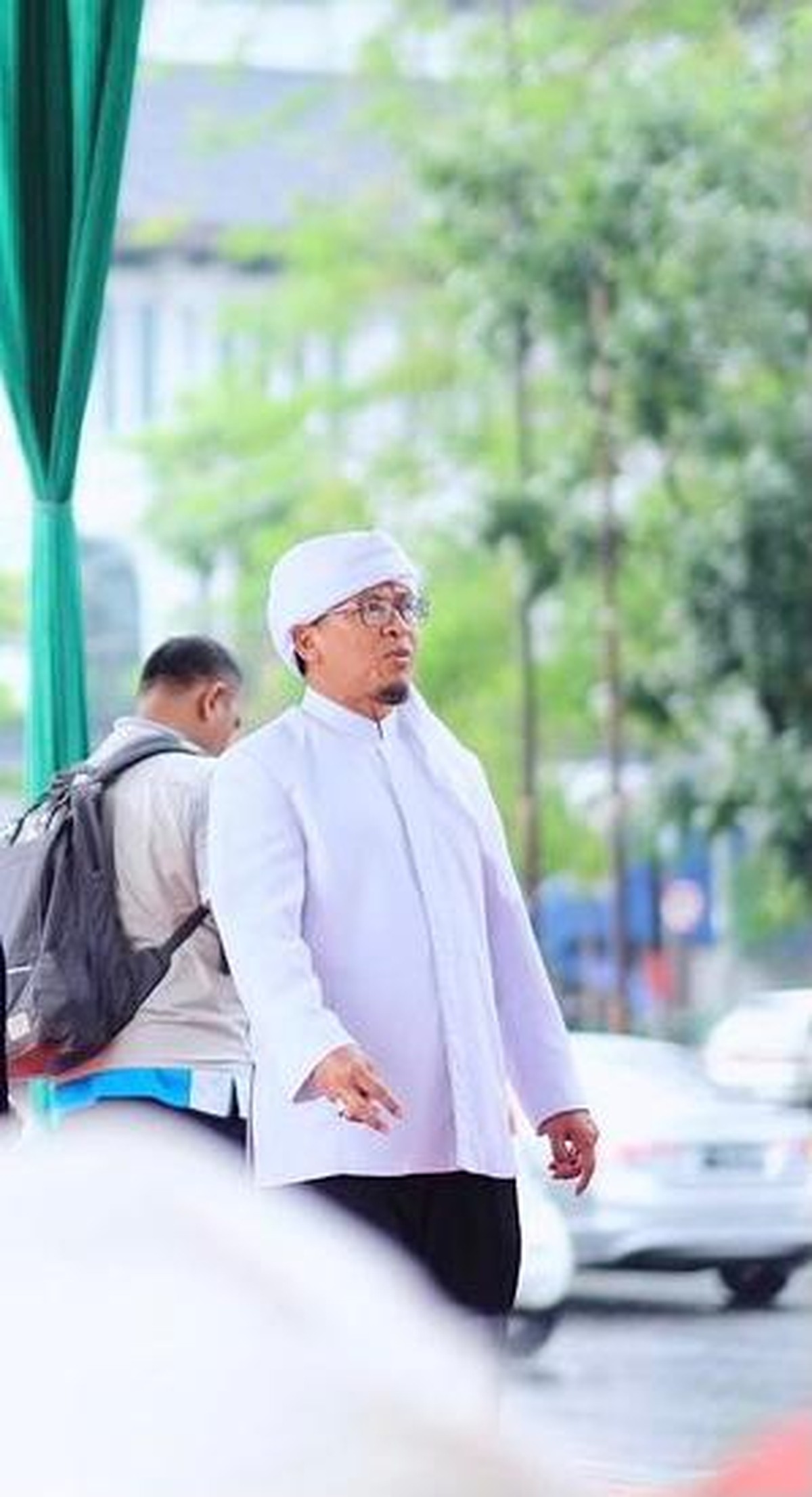 Sifat buruk Aa Gym kepada Teh Ninih dibongkar oleh sang putra&comma; Aa Gym pun melakukan pembelaan&period; Yuk kita lihat potretnya&excl;