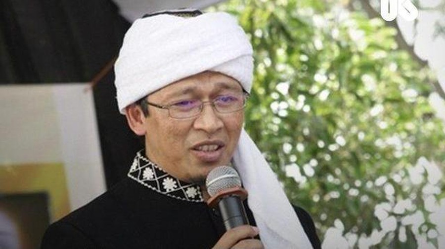 Sifat buruk Aa Gym kepada Teh Ninih dibongkar oleh sang putra, Aa Gym pun melakukan pembelaan. Yuk kita lihat potretnya!