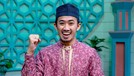 Nama Ustaz Syam tiba-tiba viral di media sosial karena salah bicara saat tampil live di TV&period; Yuk kita lihat potret Ustaz Syam&excl;