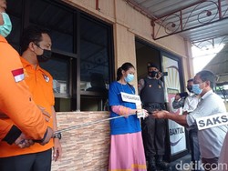 Teka-teki Sosok R, Aktor di Balik Sate Sianida