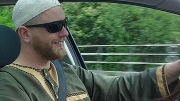 HUBUNGAN RIKA DAN PRIA BULE BERLANJUT