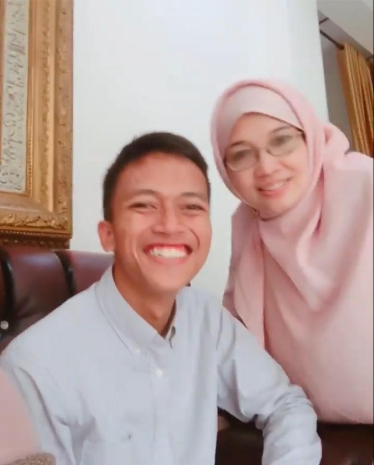 Muhammad Ghaza Al Ghazali pitra Aa Gym dan Teh Ninih membuat heboh publik lantaran bongkar aib keluarga&period; Yuk kita lihat sosoknya&excl;