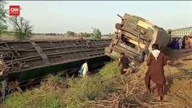 VIDEO: Tabrakan Kereta di Pakistan Tewaskan 30 Orang