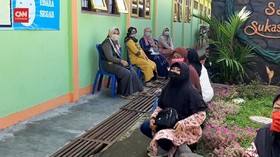 VIDEO: Pembelajaran Tatap Muka Picu Kerumunan Orangtua