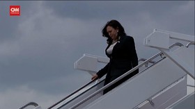 VIDEO: Baru Mengudara, Pesawat Kamala Harris Mendarat Darurat