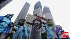 FOTO: Aksi Tolak Limbah Nuklir Fukushima di Jakarta