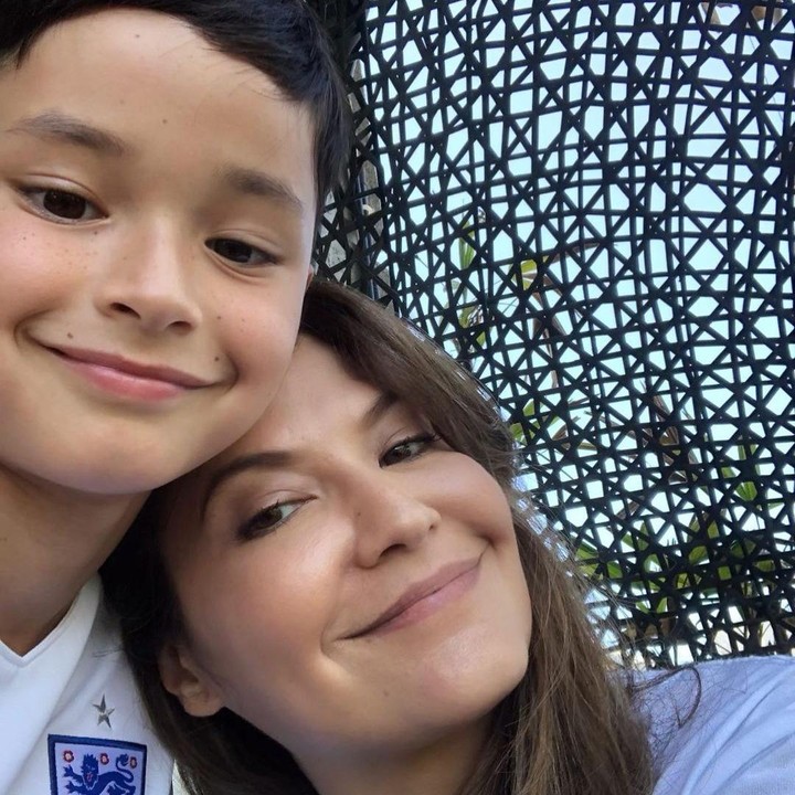 <p>Dari pernikahannya dengan aktor Mike Lewis, Tamara Blesynski dikaruniai putra tampan bernama Kenzou Lion Bleszynski Lewis. Ia mewarisi ketampanan dari sang ayah yang berdarah Kanada. (Foto: Instagram: @tamarableszynskiofficial)</p>