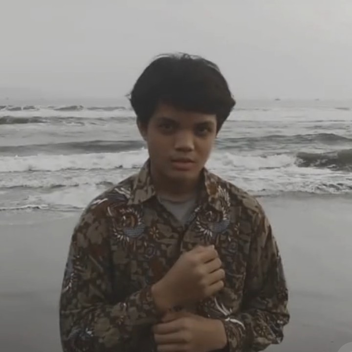<p>Adam begitu menyayangi sang ayah. Lewat media sosial, ia sering menunjukkan rasa bangga terhadap Ucok Baba. "Ga sombong, bangga ajah," tulis Adam di TikTok. (Foto: TikTok @adammysh)</p>