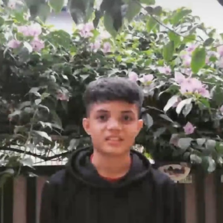 <p>Sang putra yang akrab disapa Adam itu sudah tumbuh menjadi remaja, Bunda. Meski jarang disorot, Adam sangat aktif memainkan media sosial. (Foto: TikTok @adammysh)</p>