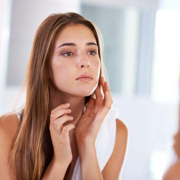 Stop! 5 Mitos Beauty Hacks Populer Ini Bisa Merusak Kulit