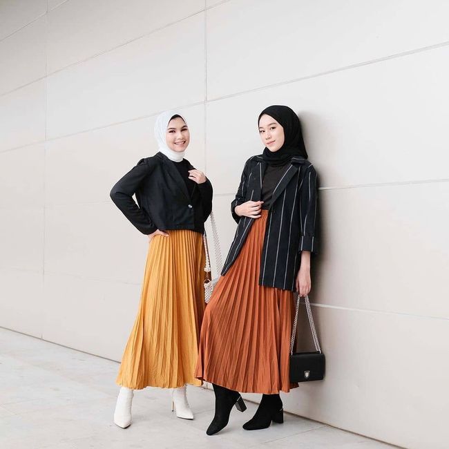 6 OOTD Monokrom Hitam & Cokelat untuk Hijabers