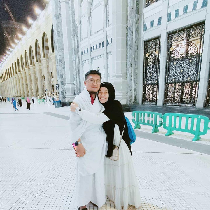 <p>Ghaida Tsurayya lahir pada 1988 silam. Ia menjelma menjadi seorang wanita cantik yang selalu tampil santun dengan busana Muslimah. (Foto: Instagram: @gdaghaida)</p>