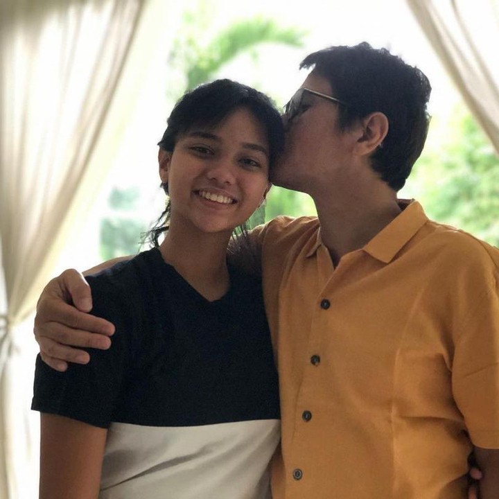 <p>Sebagai seorang ayah, Gilang Ramahdan mengaku bangga kepada ketiga buah hatinya. Ketiganya kini tumbuh menjadi anak yang berprestasi di bidangnya masing-masing. (Foto: Instagram @gilangramadhan.drummer/ @shahnaz.haque)</p>