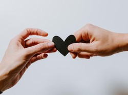 200 Kata-kata Romantis Singkat yang Bikin Pasangan Kamu Baper