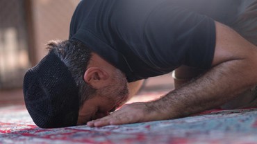 Doa Qunut Subuh yang Benar dalam Islam