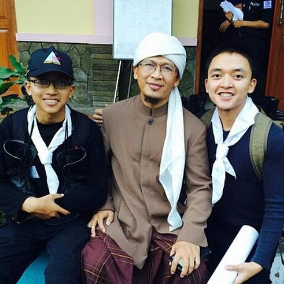 Pernikahan Aa Gym dan Teh Ninih dikarunia tujuh orang anak&period; Yuk kita lihat potret kebersamaan Aa Gym dan anak-anaknya&excl;