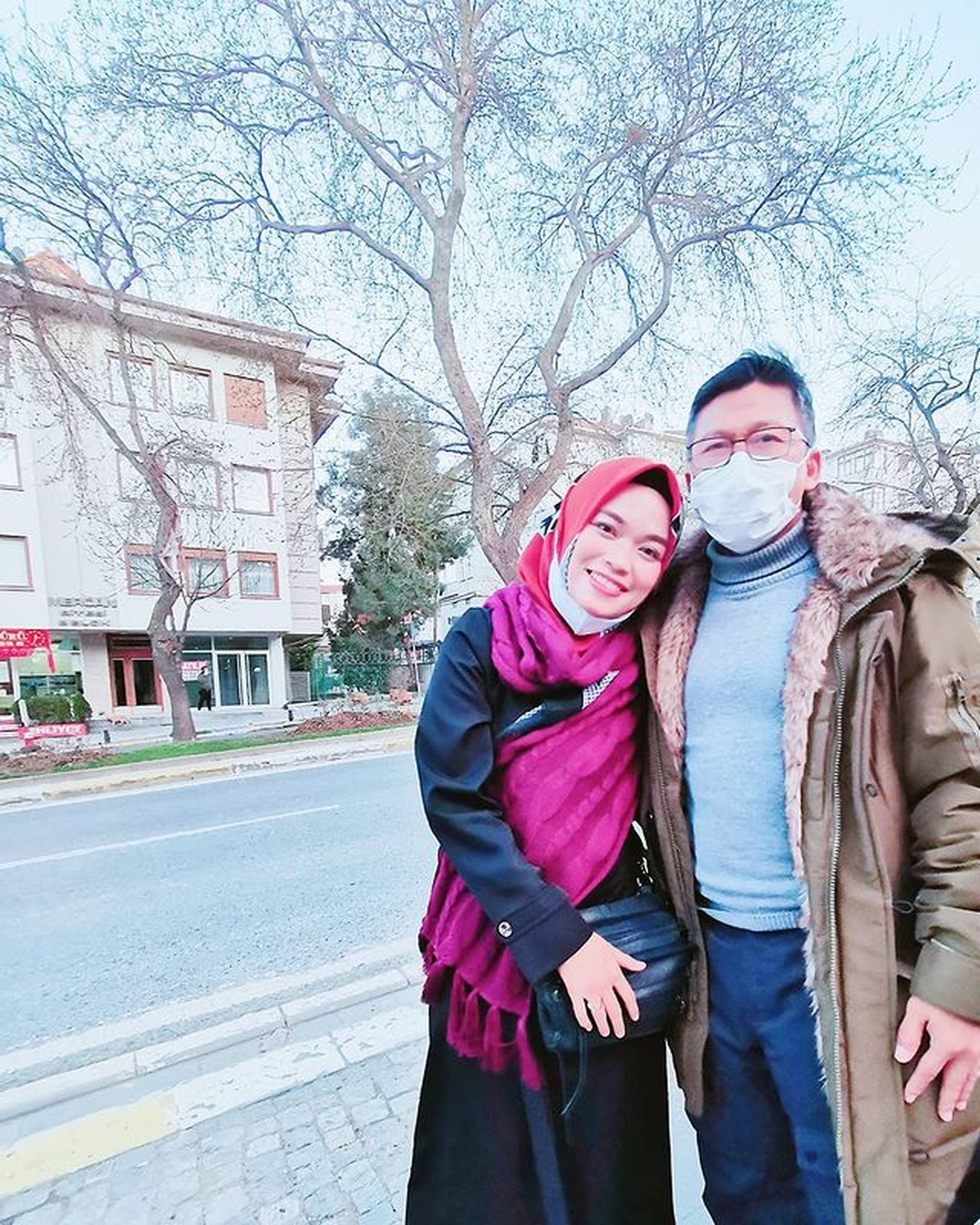 Pernikahan Aa Gym dan Teh Ninih dikarunia tujuh orang anak&period; Yuk kita lihat potret kebersamaan Aa Gym dan anak-anaknya&excl;