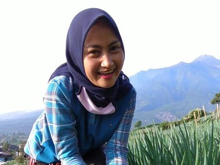 Imbas Pandemi, Pedangdut Seksi Ini Hijrah dan Kini Pilih Bertani di Desa