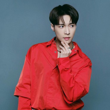 Lay EXO Dituding Tiduri Fans dan Punya 3 Anak, Pihak Studio Buka Suara