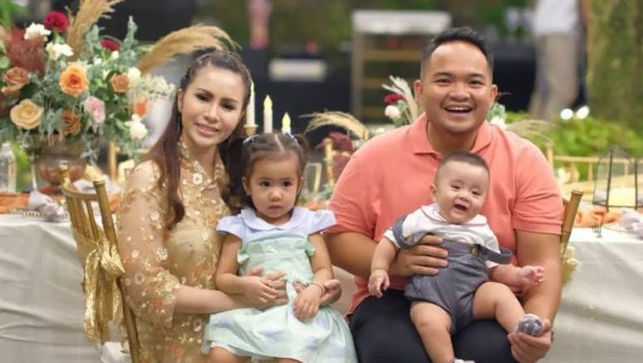 Momo Geisha merayakan ulang tahunnya yang ke 35. Yuk kita lihat potret kemewahan perayaan ulang tahun Momo!