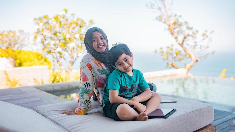 Rafathar Dibully, Pengasuh Pasang Badan Beri Pembelaan