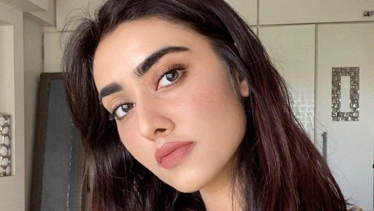 Sukses Wawancarai BTS, Ini 5 Fakta Artis Cantik India Sakshma Srivastav