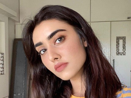 Sukses Wawancarai BTS, Ini 5 Fakta Artis Cantik India Sakshma Srivastav
