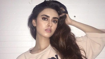 SAKSHMA SRIVASTAV JUGA SEORANG ARTIS