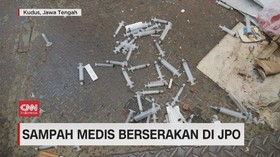 VIDEO: Sampah Medis Berserakan di JPO