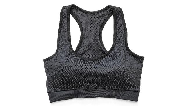 Iklan sport bra Adidas dilarang tayang di Inggris karena menampilkan payudara wanita yang dinilai terlalu vulgar sebagai materi promosi.