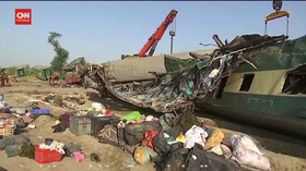 VIDEO: Korban Tabrak Kereta Pakistan Bertambah Jadi 56 Orang