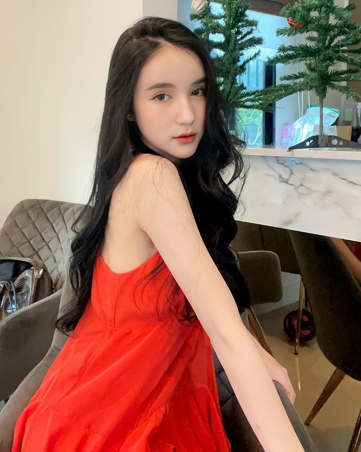 Transgender terkenal di Thailand Yoshi Rinrada dinikahi konglomerat&period; Yuk kita intip pesonanya&excl;