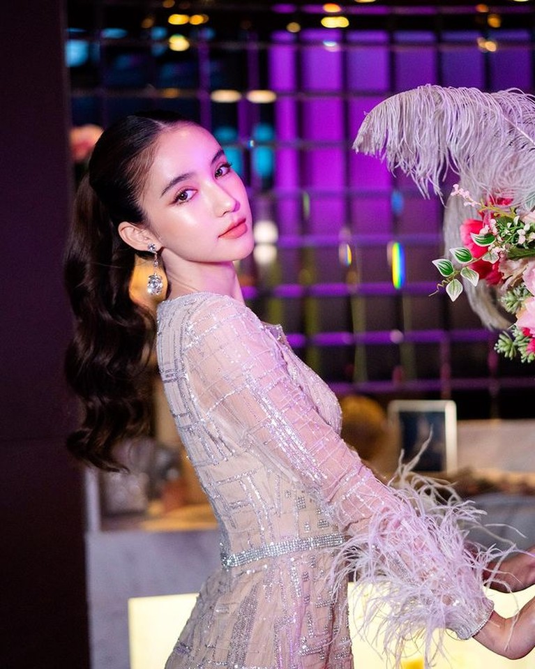 Transgender Thailand Yoshi Rinrada Transgender terkenal di Thailand Yoshi Rinrada dinikahi konglomerat. Yuk kita intip pesonanya!