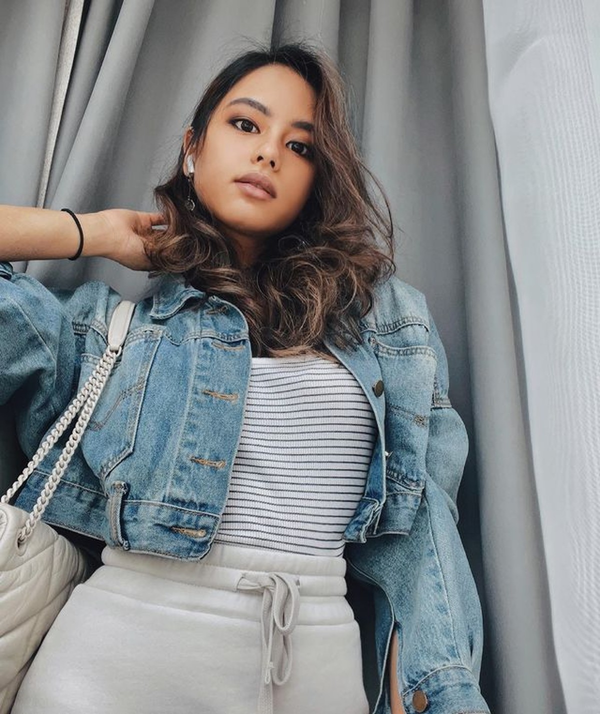 Adik Maudy Ayunda di potret kelulusan Maudy Ayunda mencuri perhatian&period; Yuk kita intip sosok Amanda Khairunnisa ini&excl;