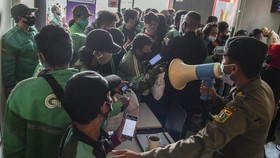 Satgas Minta Pegawai McD Dites Covid Imbas Antrean BTS Meal