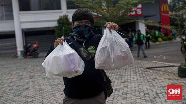 FOTO: Panjang Antrean Ojol Imbas BTS Meal Mc Donald's