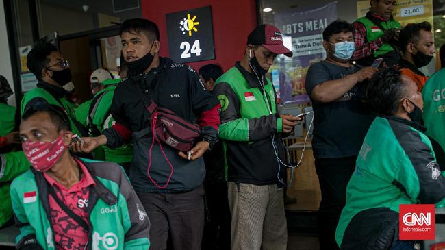 Donasi dari ARMY akan didistribusikan dalam bentuk makanan gratis dan paket sembako, untuk para driver Ojol yang membantu pesanan BTS Meal.