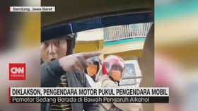 VIDEO: Diklakson, Pengendara Motor Pukul Pengendara Mobil