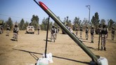 FOTO: Derap Langkah Fatah di Selatan Gaza Ketika Hamas sibuk membendung serangan Israel bulan lalu, kelompok Fatah juga bersiaga di Khan Younis, selatan Jalur Gaza.