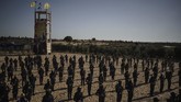 FOTO: Derap Langkah Fatah di Selatan Gaza Ketika Hamas sibuk membendung serangan Israel bulan lalu, kelompok Fatah juga bersiaga di Khan Younis, selatan Jalur Gaza.